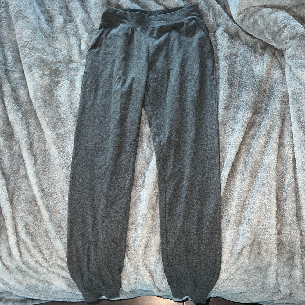 gray joggers size small